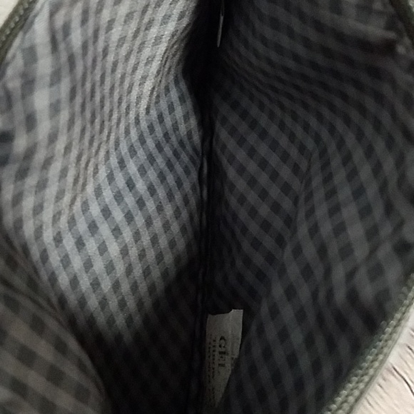 Gray sequins wristlet - Picture 3 of 3